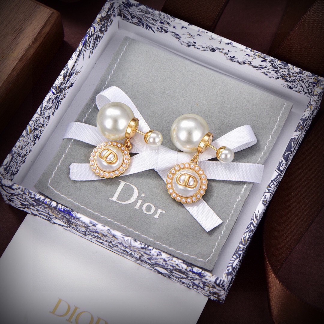 13 DIOR