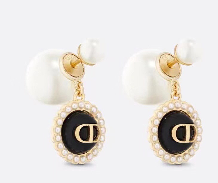 13 DIOR