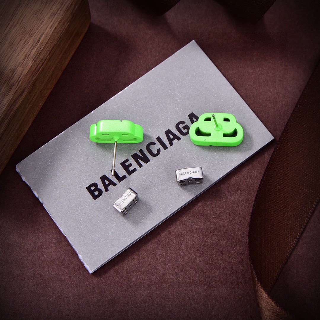 09 Balenciaga