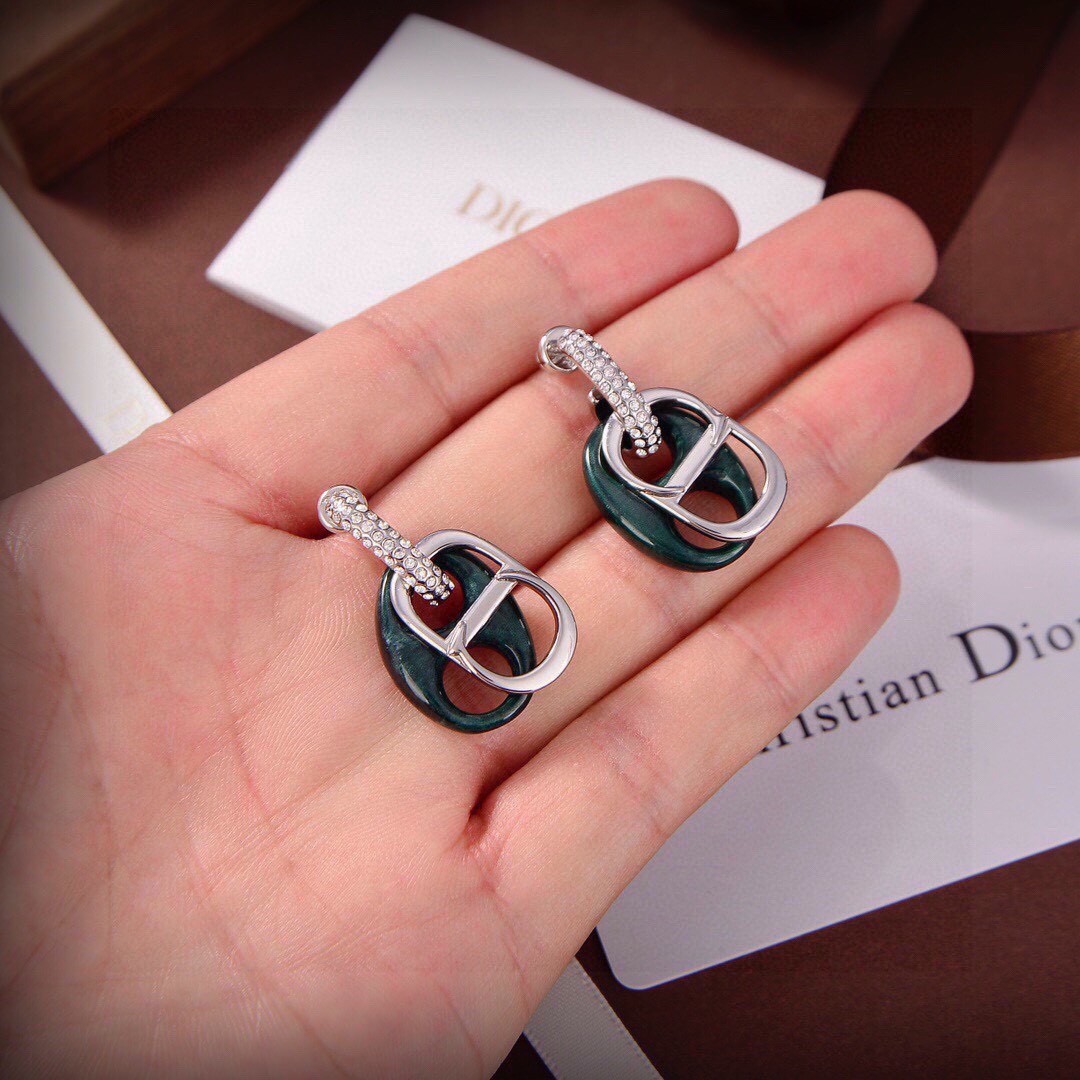 04 DIOR