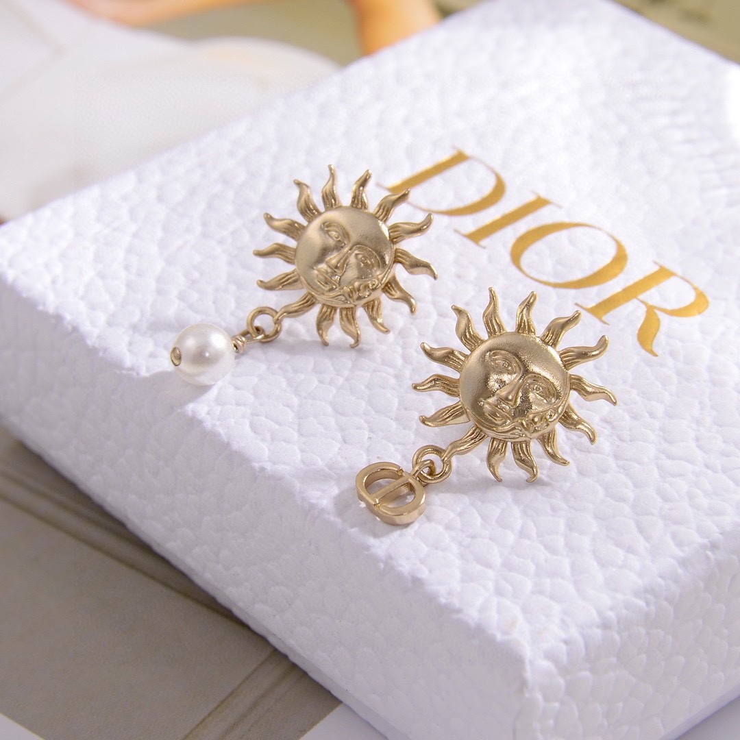 02 DIOR