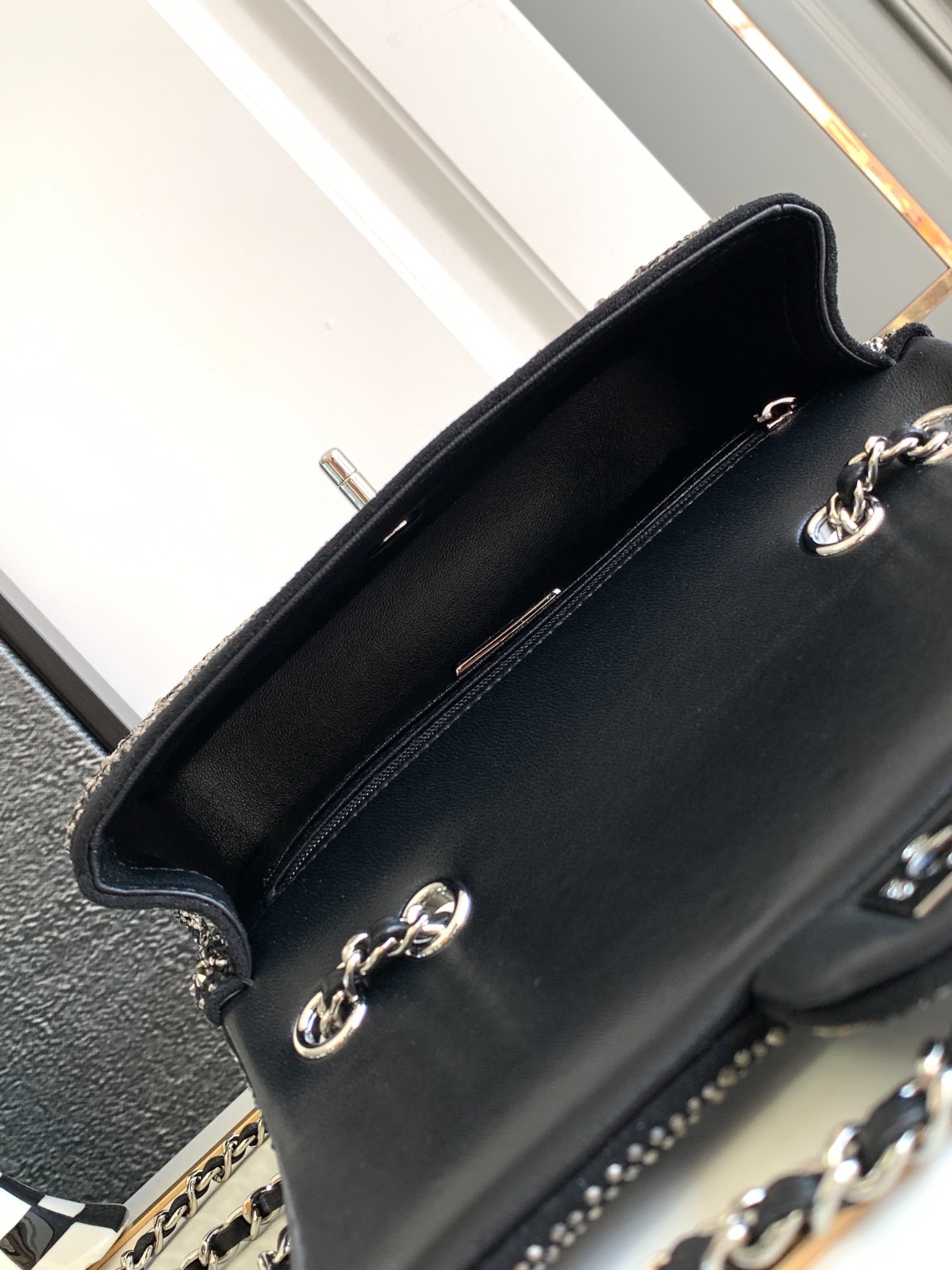 075 CHANEL CF