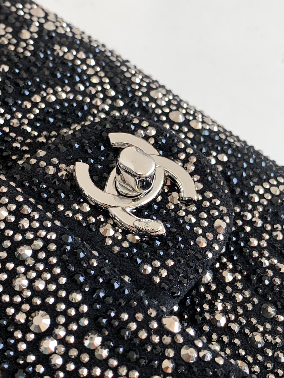 075 CHANEL CF