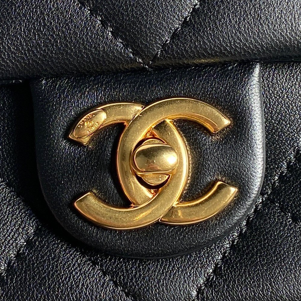 055 CHANEL  AS5176