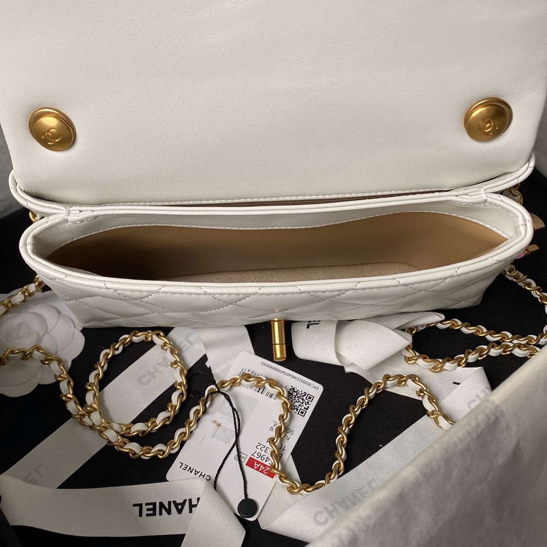 040 CHANEL AS4967