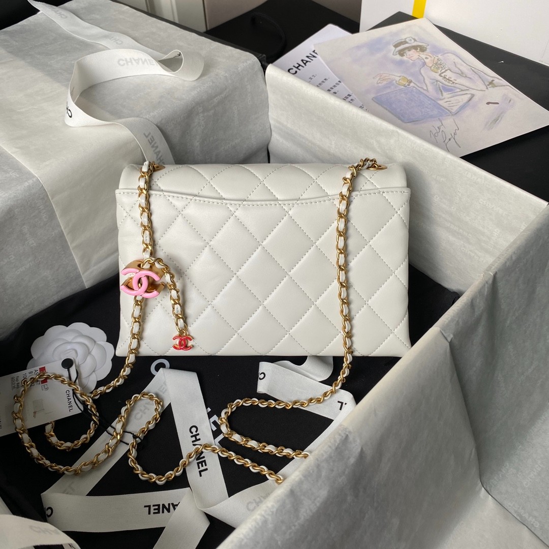 040 CHANEL AS4967