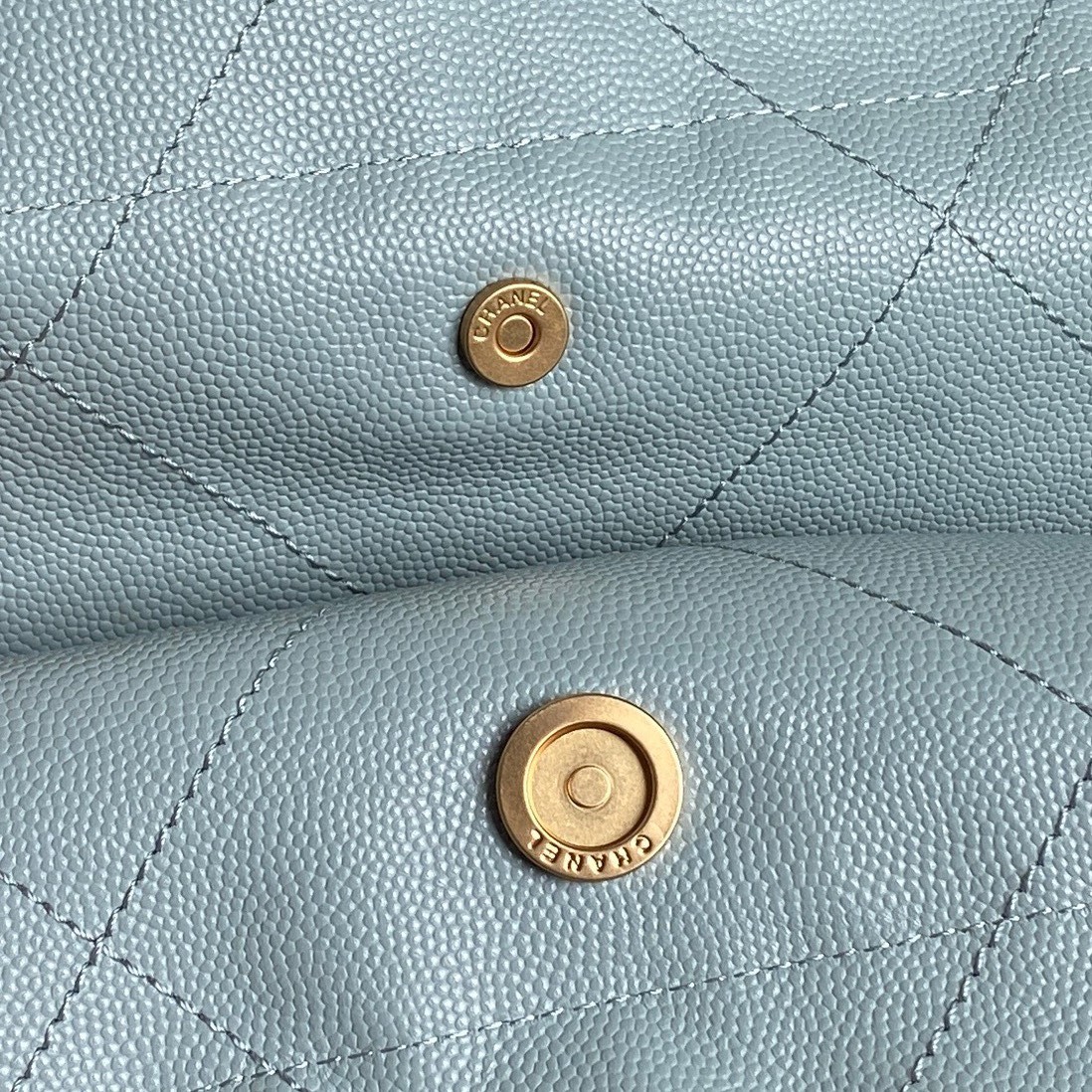 008 CHANEL AS3261