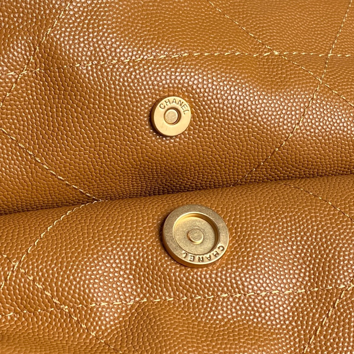 006 CHANEL AS3261