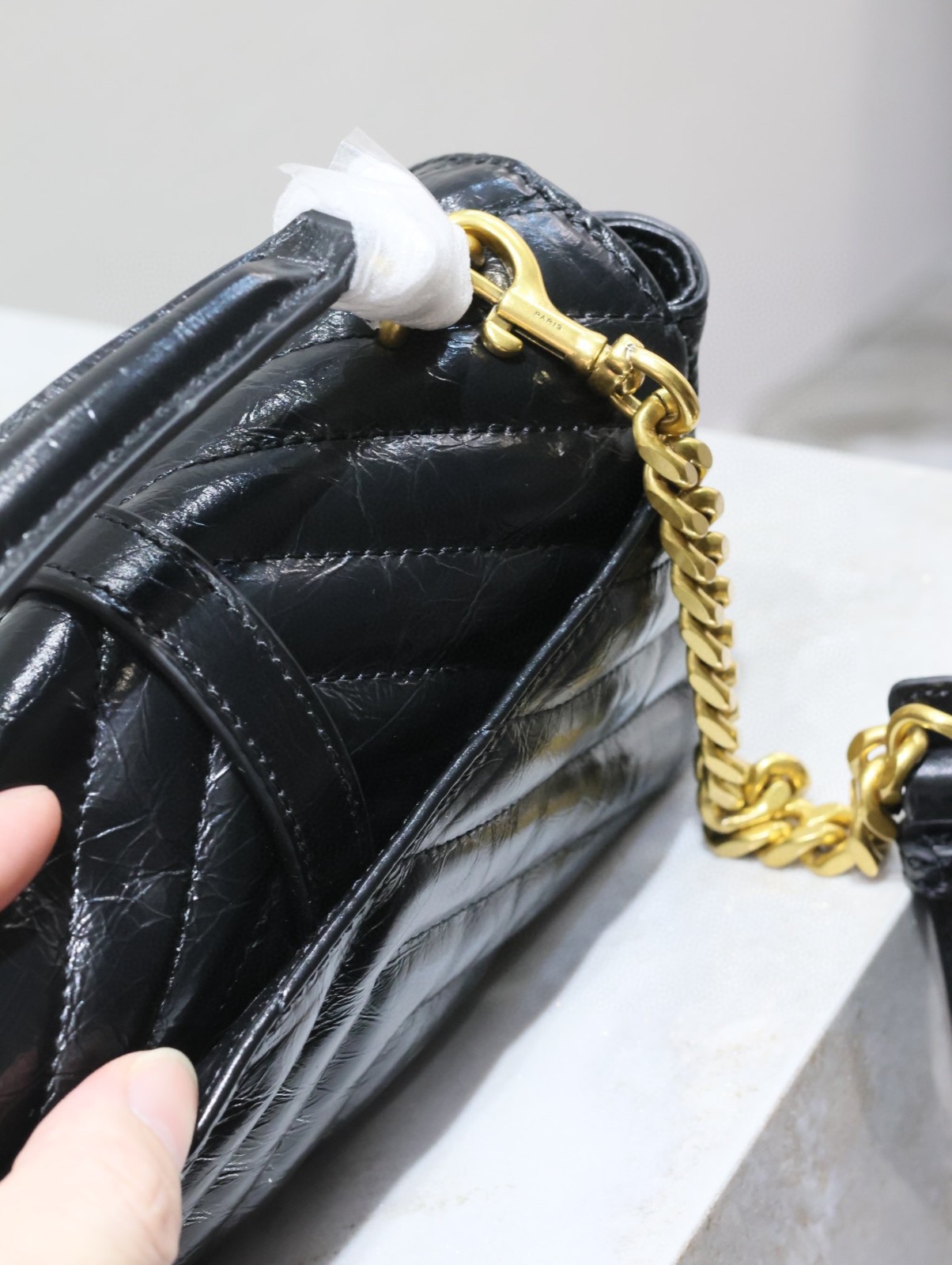 67 YSL。779430
