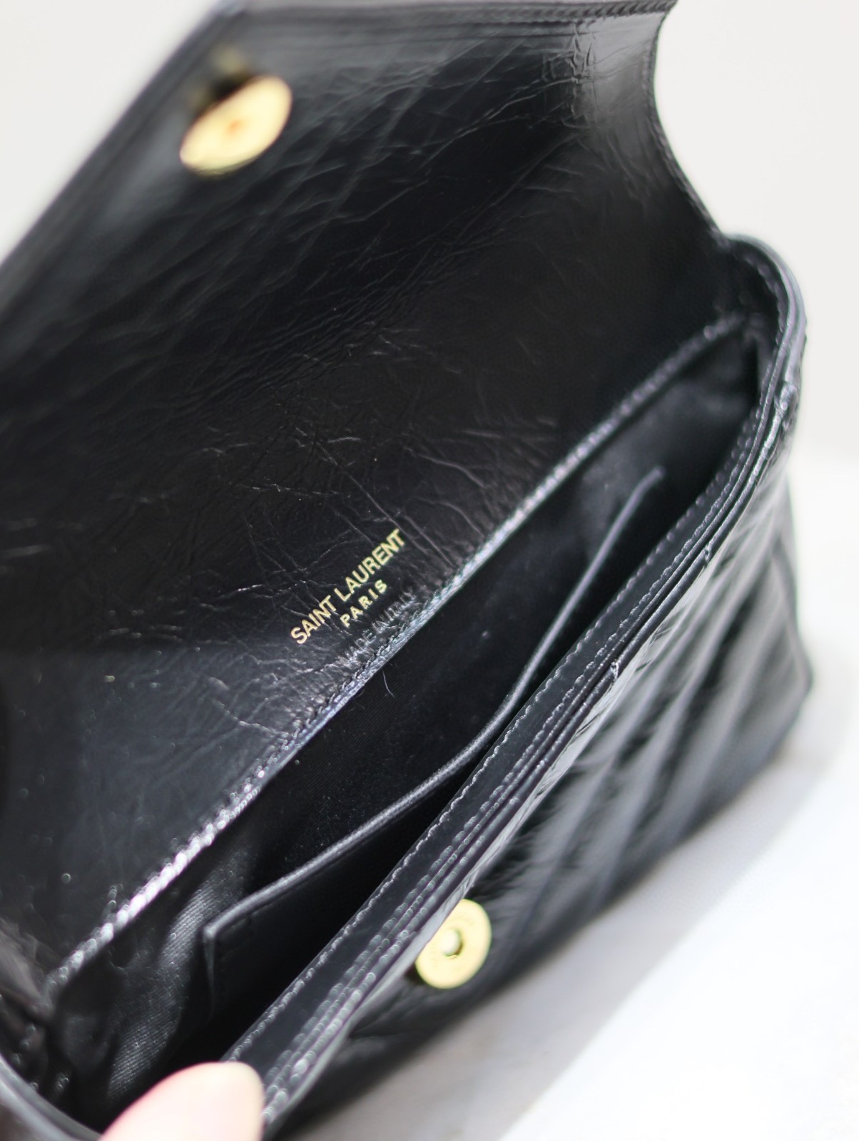 67 YSL。779430