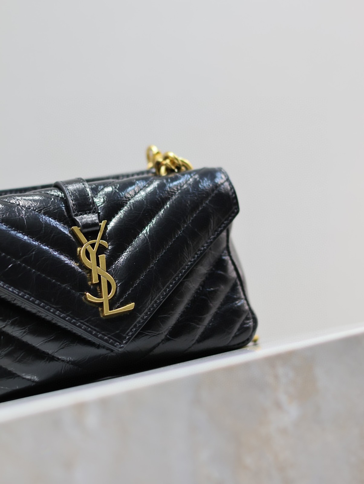 67 YSL。779430