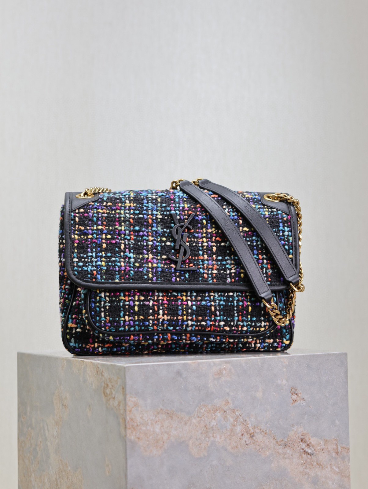 60 YSL 633158