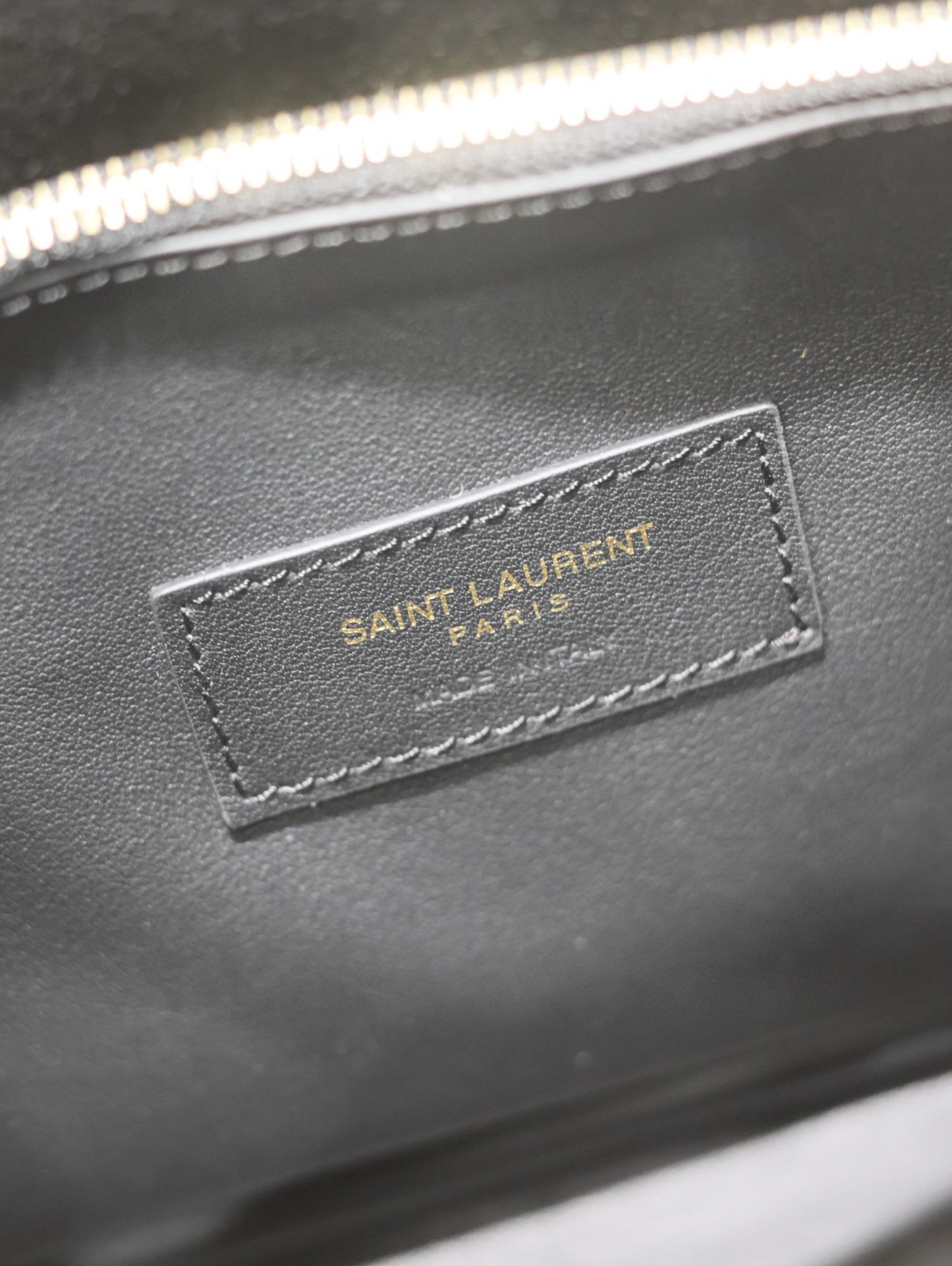 46 YSL 713938