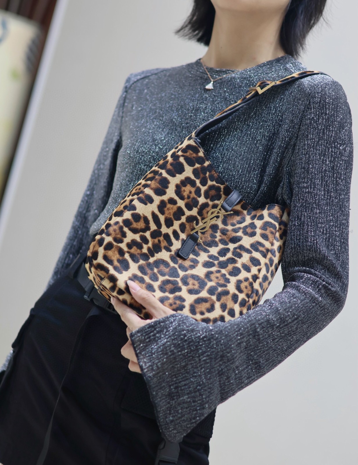 46 YSL 713938