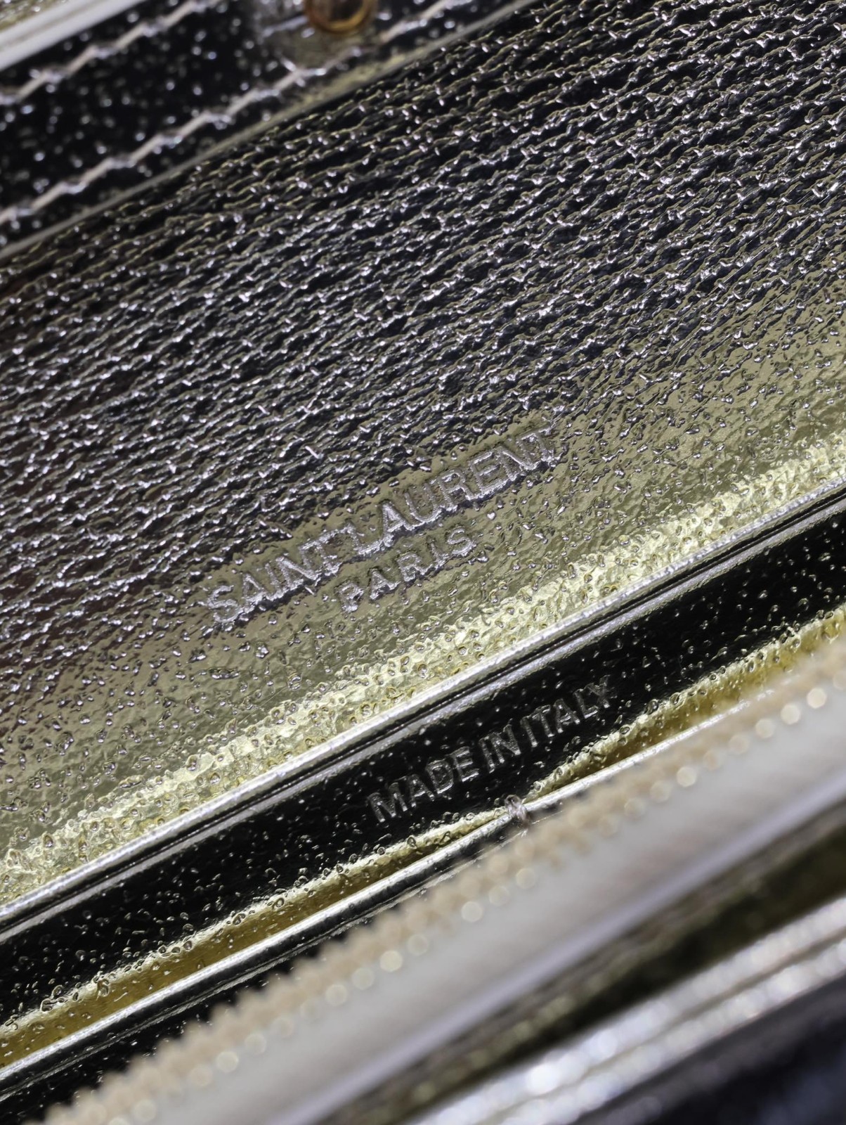 17 YSL 377828 金色金扣钻石纹