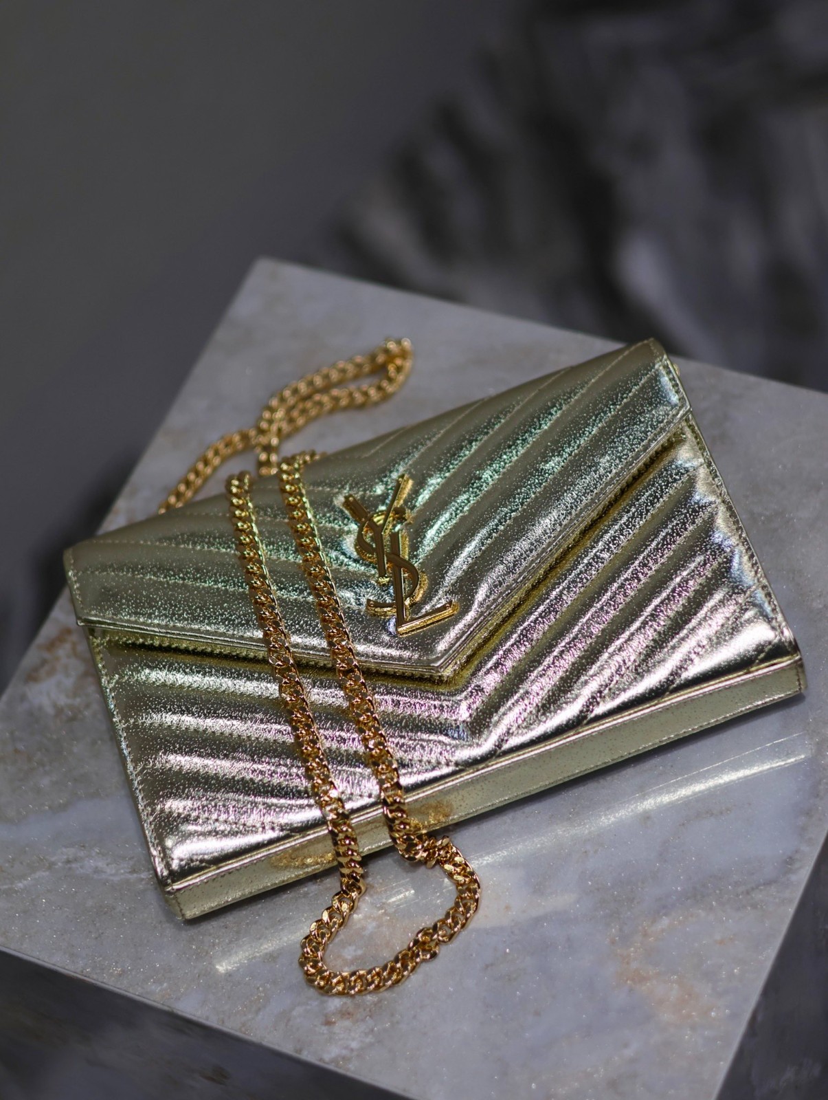 17 YSL 377828 金色金扣钻石纹