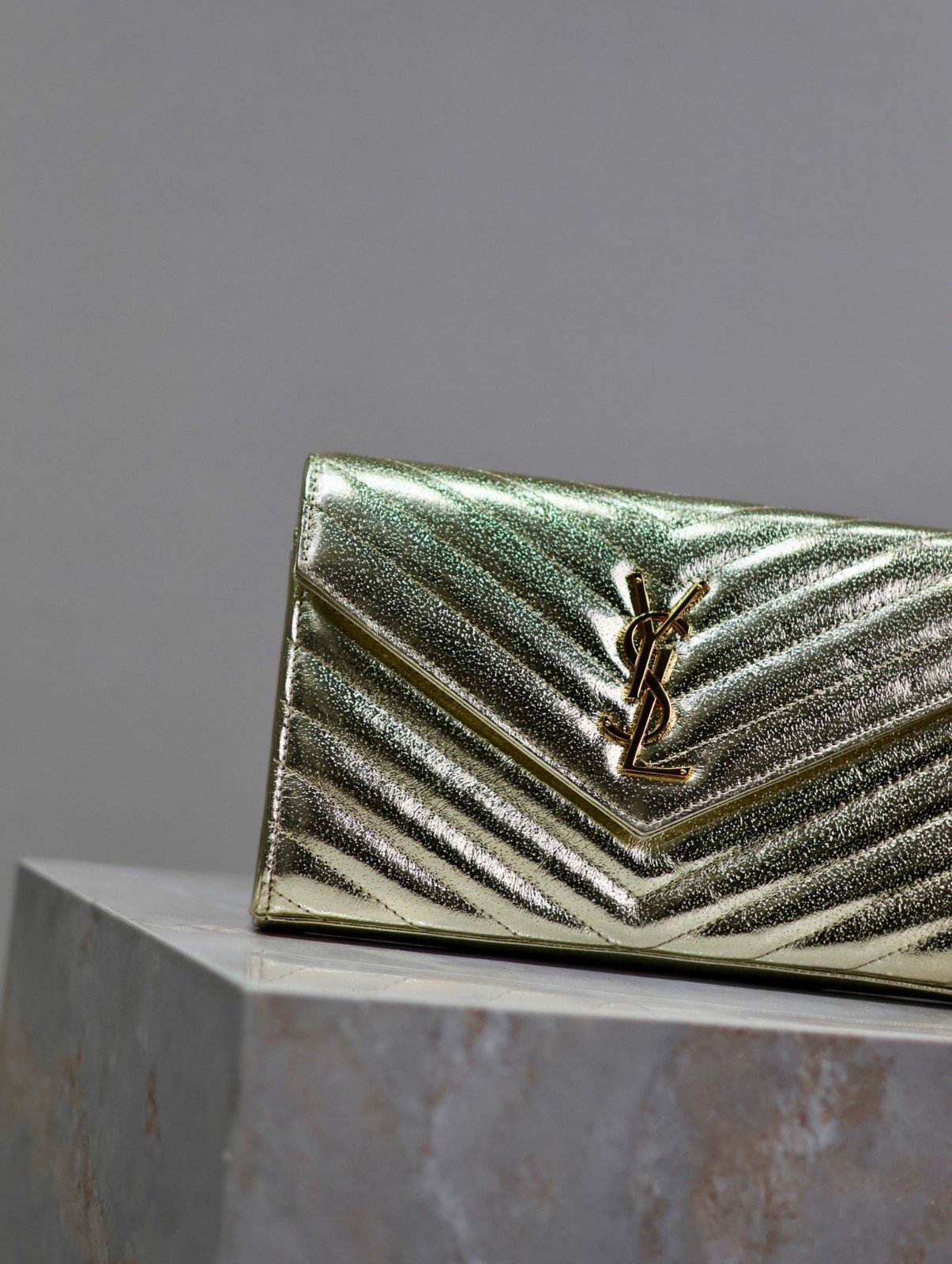 17 YSL 377828 金色金扣钻石纹