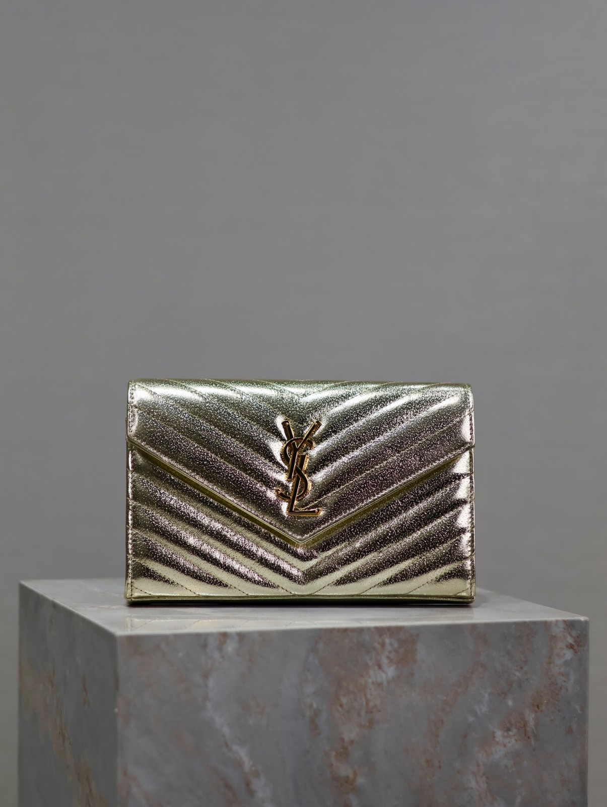 17 YSL 377828 金色金扣钻石纹