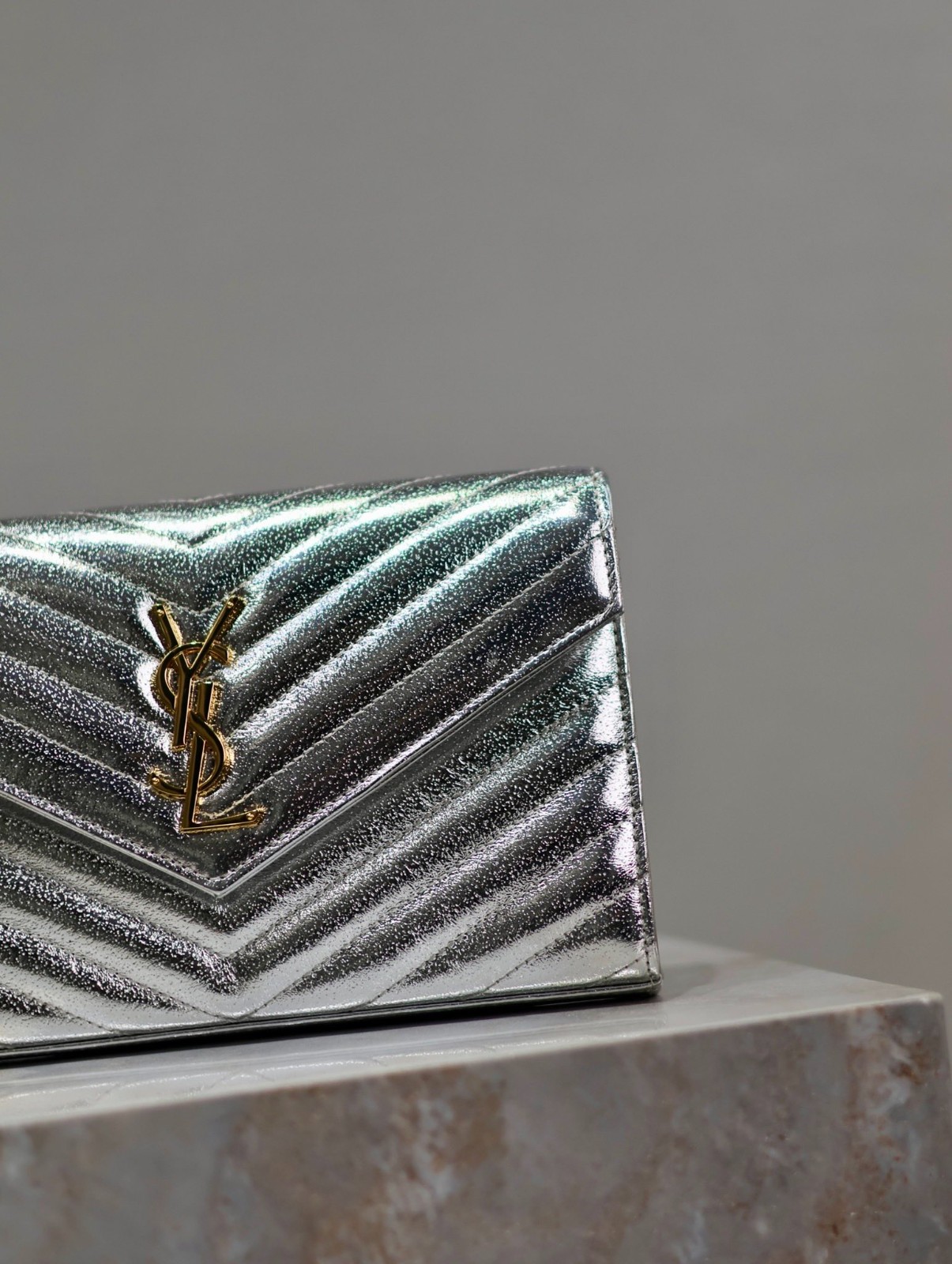 16 YSL 377828 银色金扣钻石纹