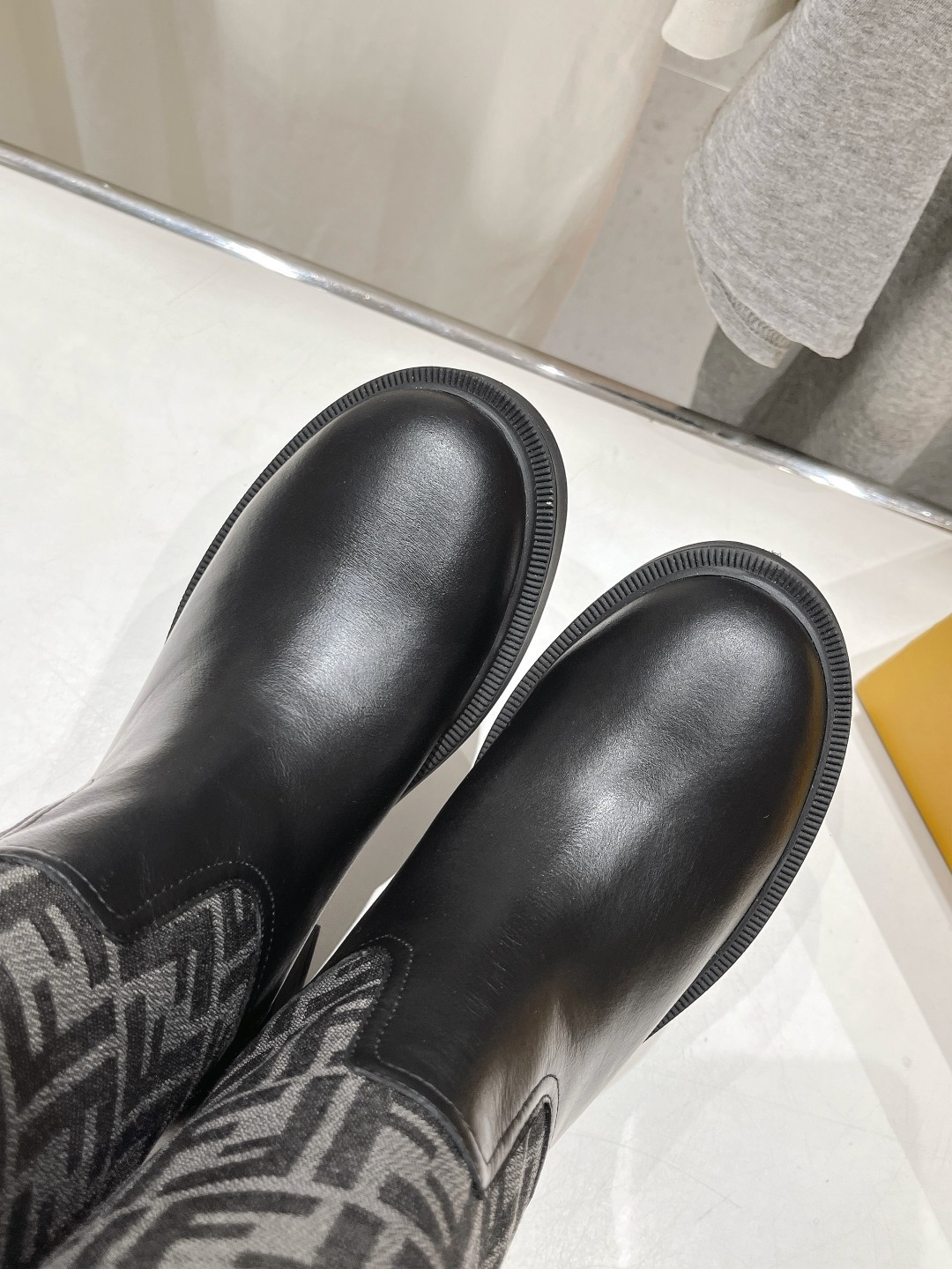 032 44123142 size 35-41