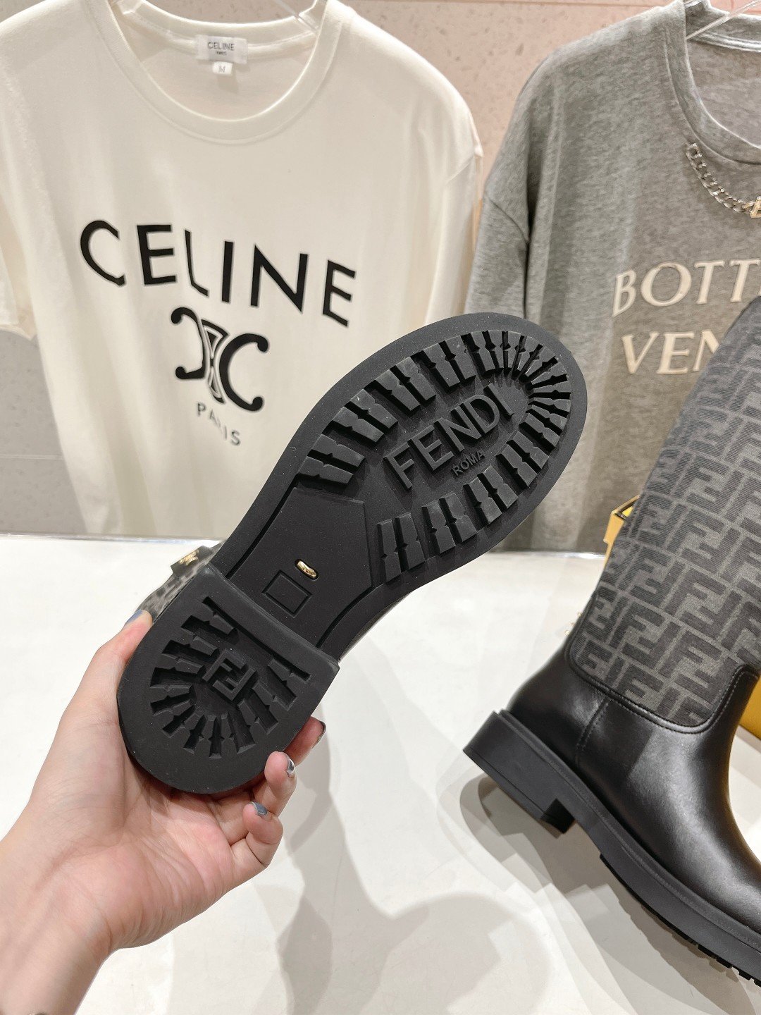 032 44123142 size 35-41