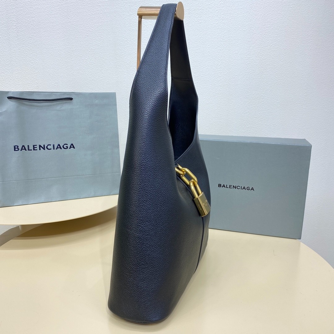040 90123232 size 35x61.9x9.9cm