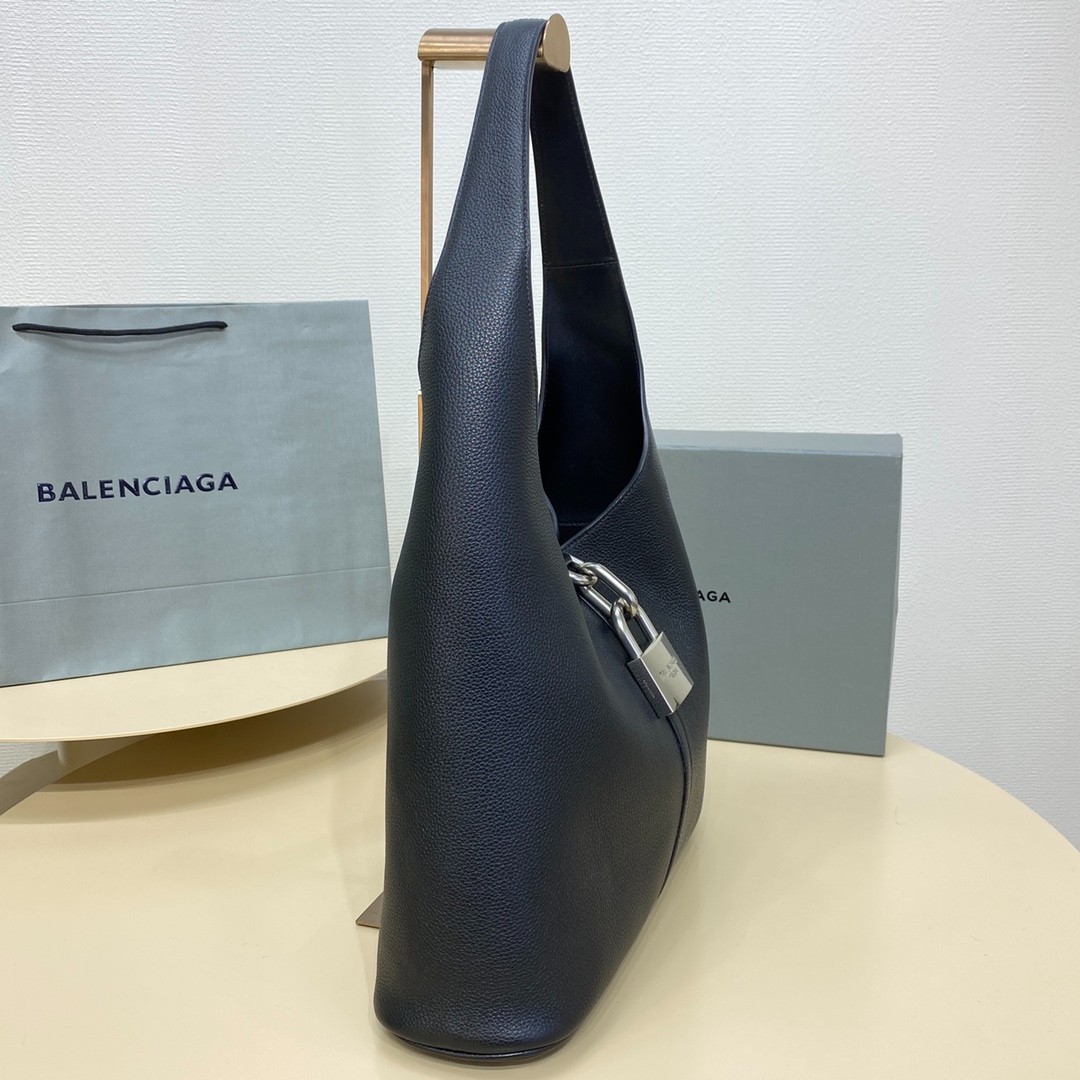 039 90123232 size 35x61.9x9.9cm