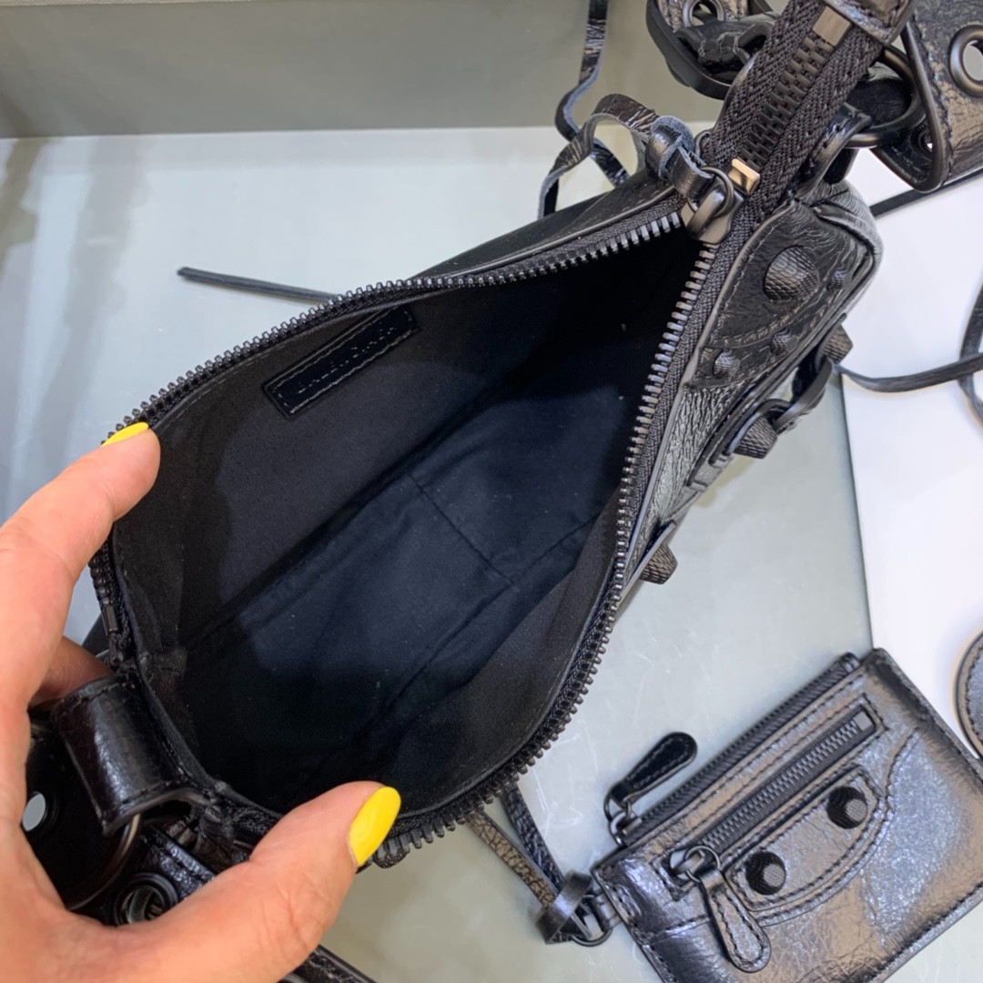 036 64123198;72123201 size 26x12x6cm;size 33x16x8cm