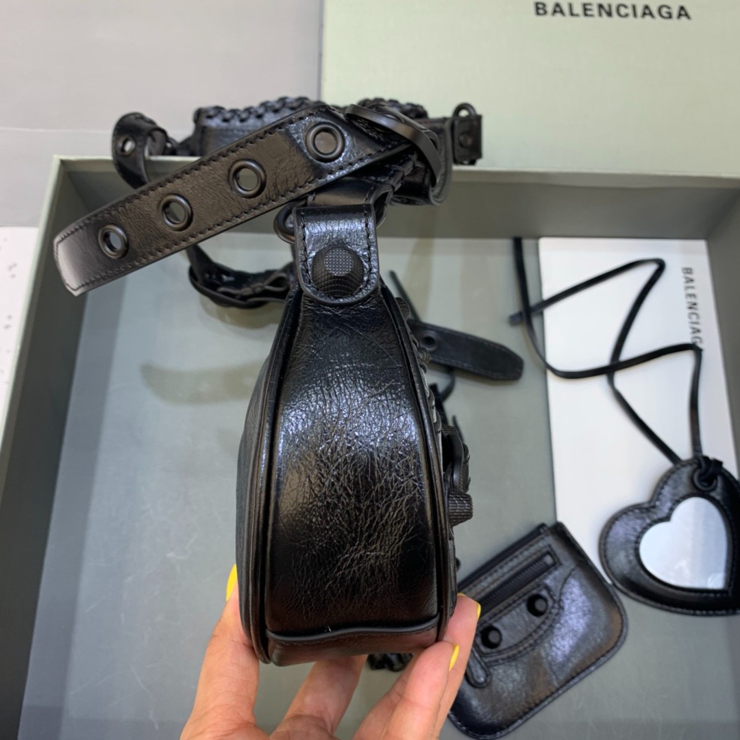 036 64123198;72123201 size 26x12x6cm;size 33x16x8cm