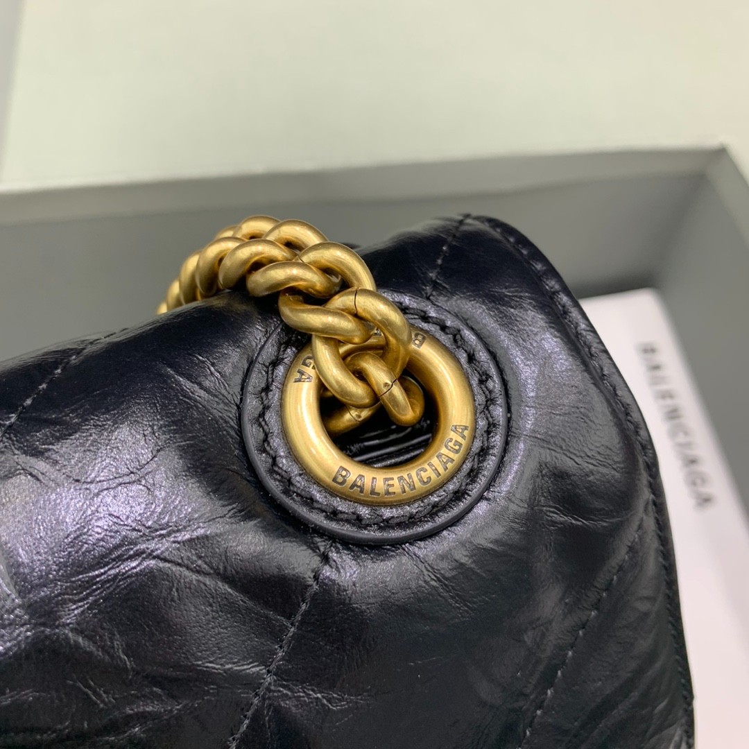 016 60123183;70123199 size 25x15x9.5cm;size 31x20x12cm