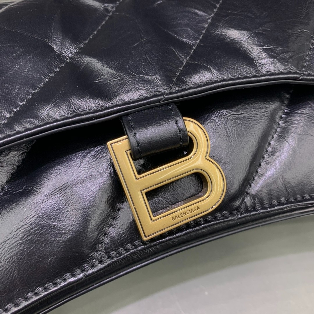 016 60123183;70123199 size 25x15x9.5cm;size 31x20x12cm