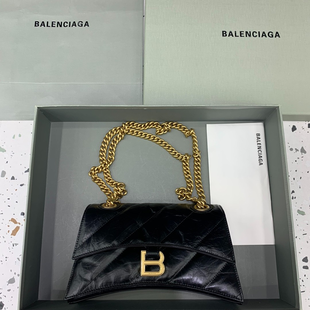 016 60123183;70123199 size 25x15x9.5cm;size 31x20x12cm