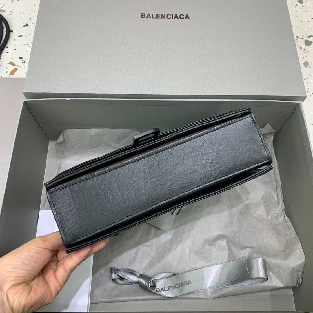 014 60123183;70123199 size 25x15x9.5cm;size 31x20x12cm