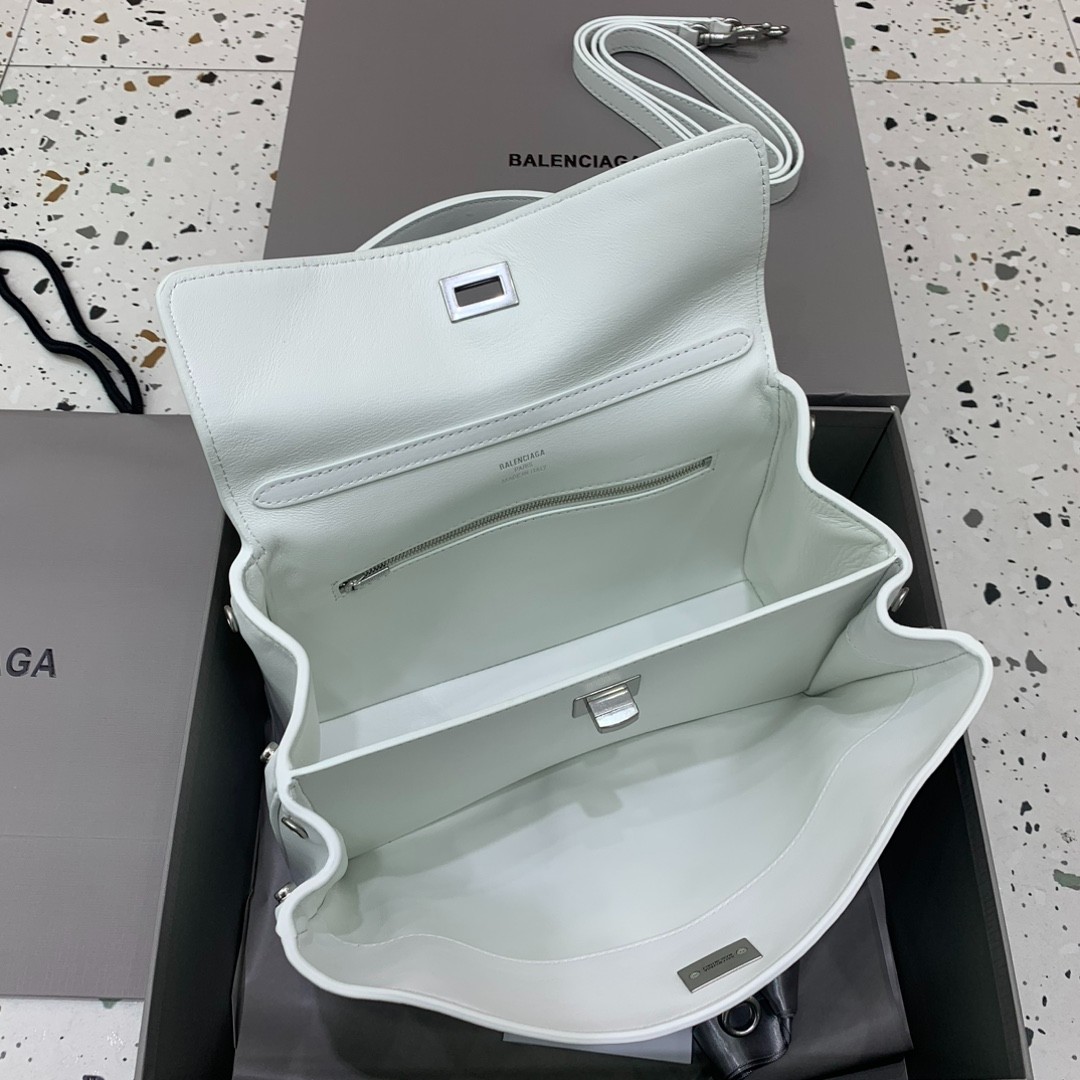 004 82123224;98123252 size 29x20x10cm;size 35x23x11cm