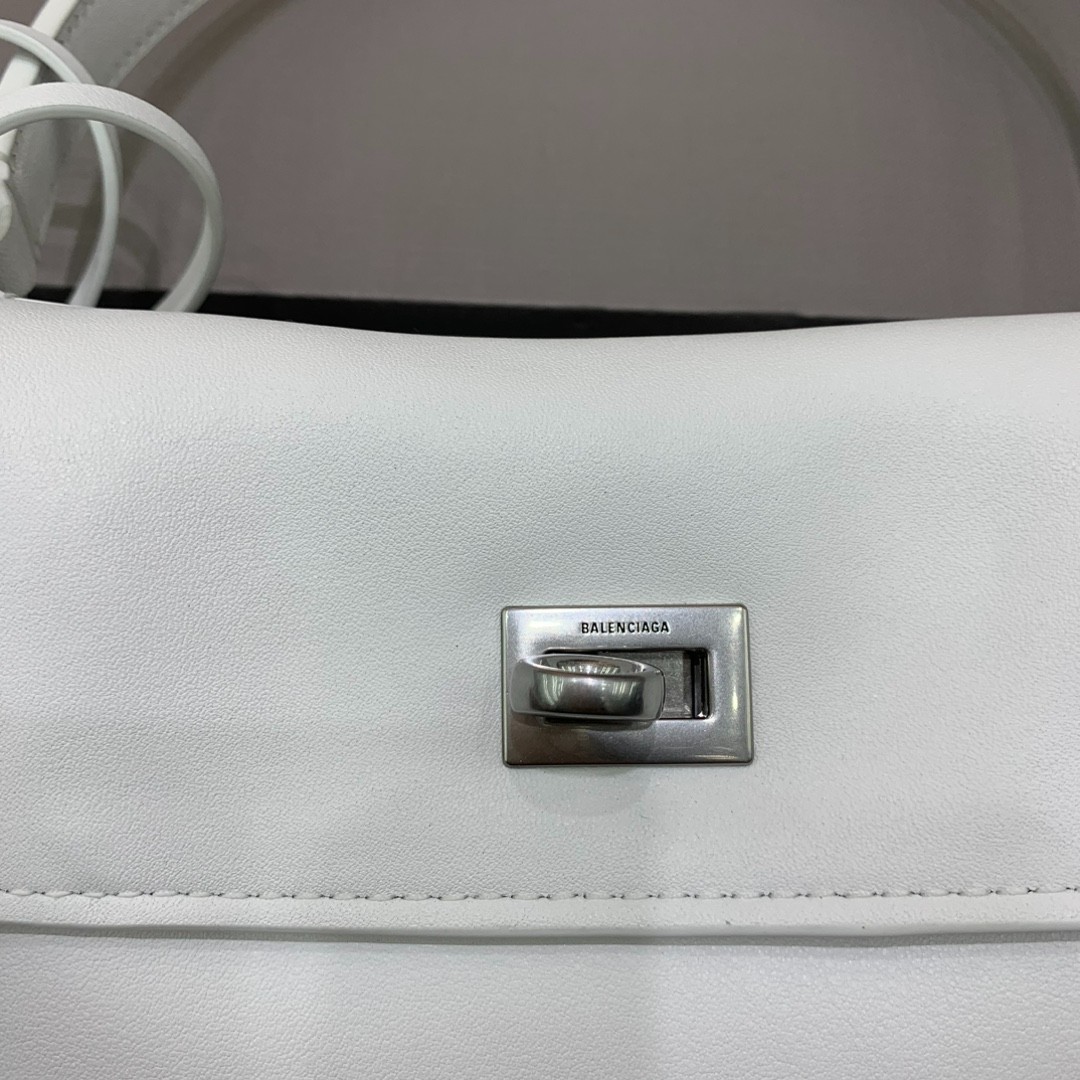 004 82123224;98123252 size 29x20x10cm;size 35x23x11cm