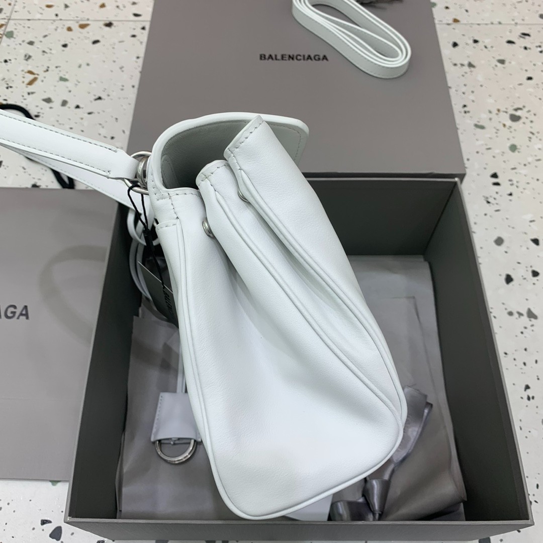 004 82123224;98123252 size 29x20x10cm;size 35x23x11cm