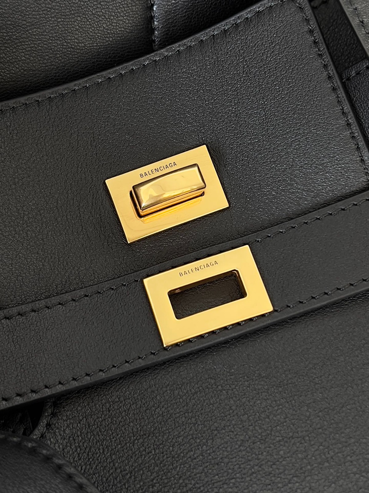 001 size 25.9x28.9x16cm