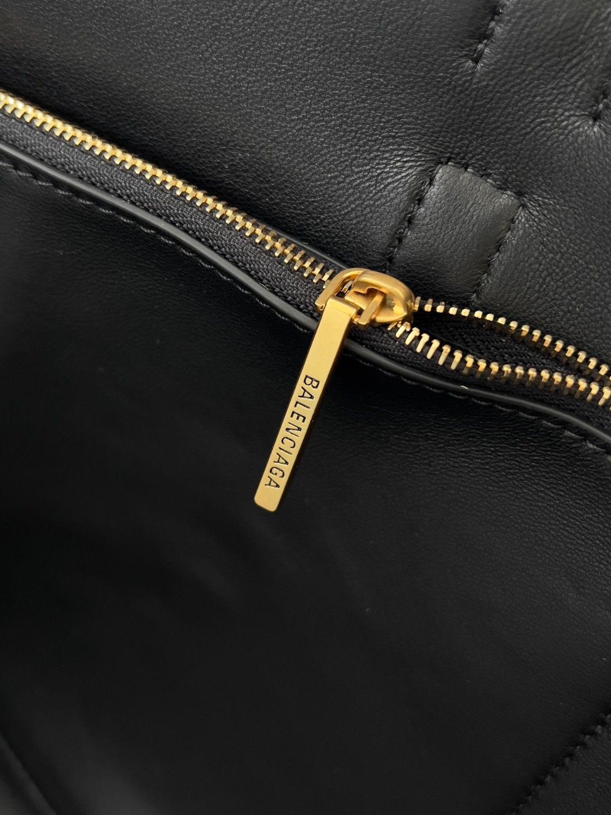 001 size 25.9x28.9x16cm