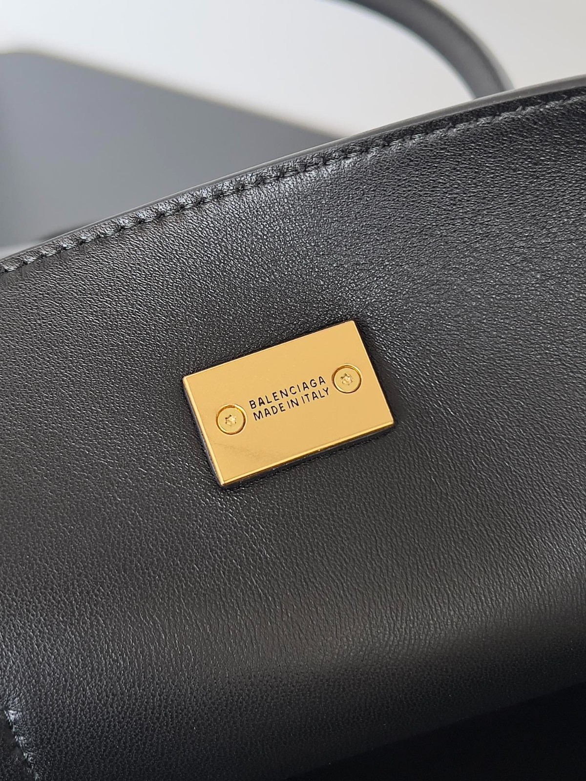 001 size 25.9x28.9x16cm