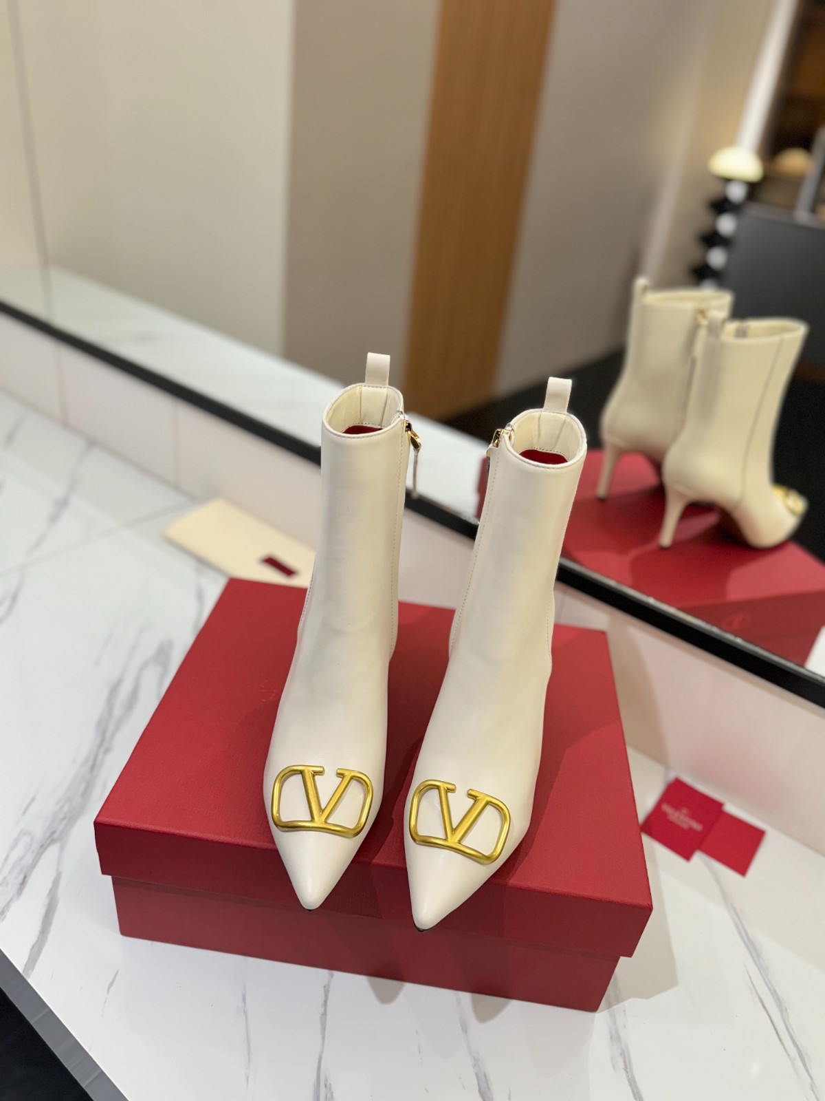002 40123133 size 35-42