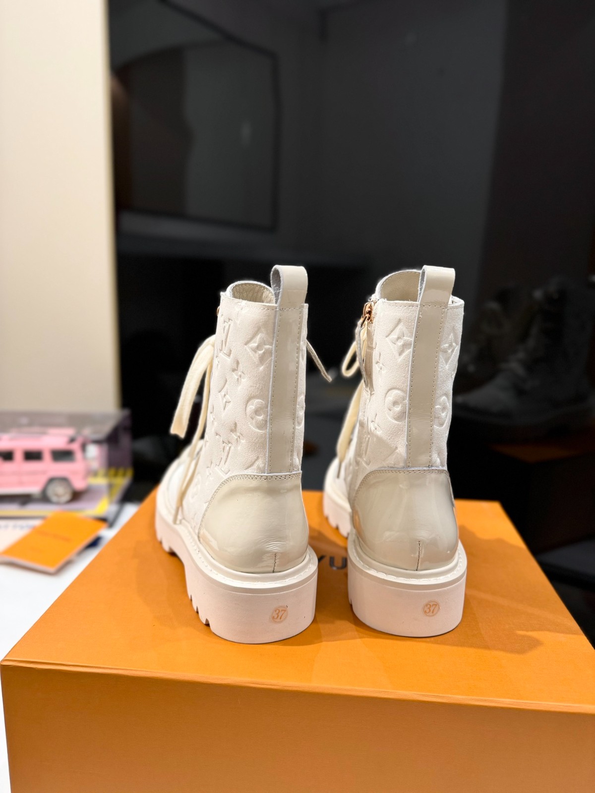 071 40123132 size 35-42