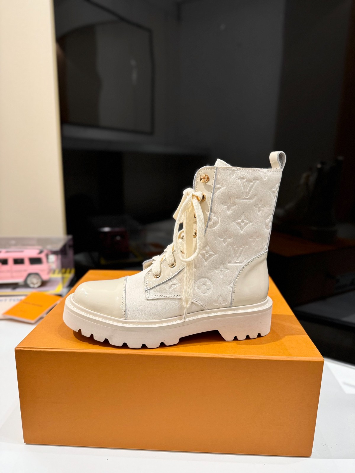 071 40123132 size 35-42