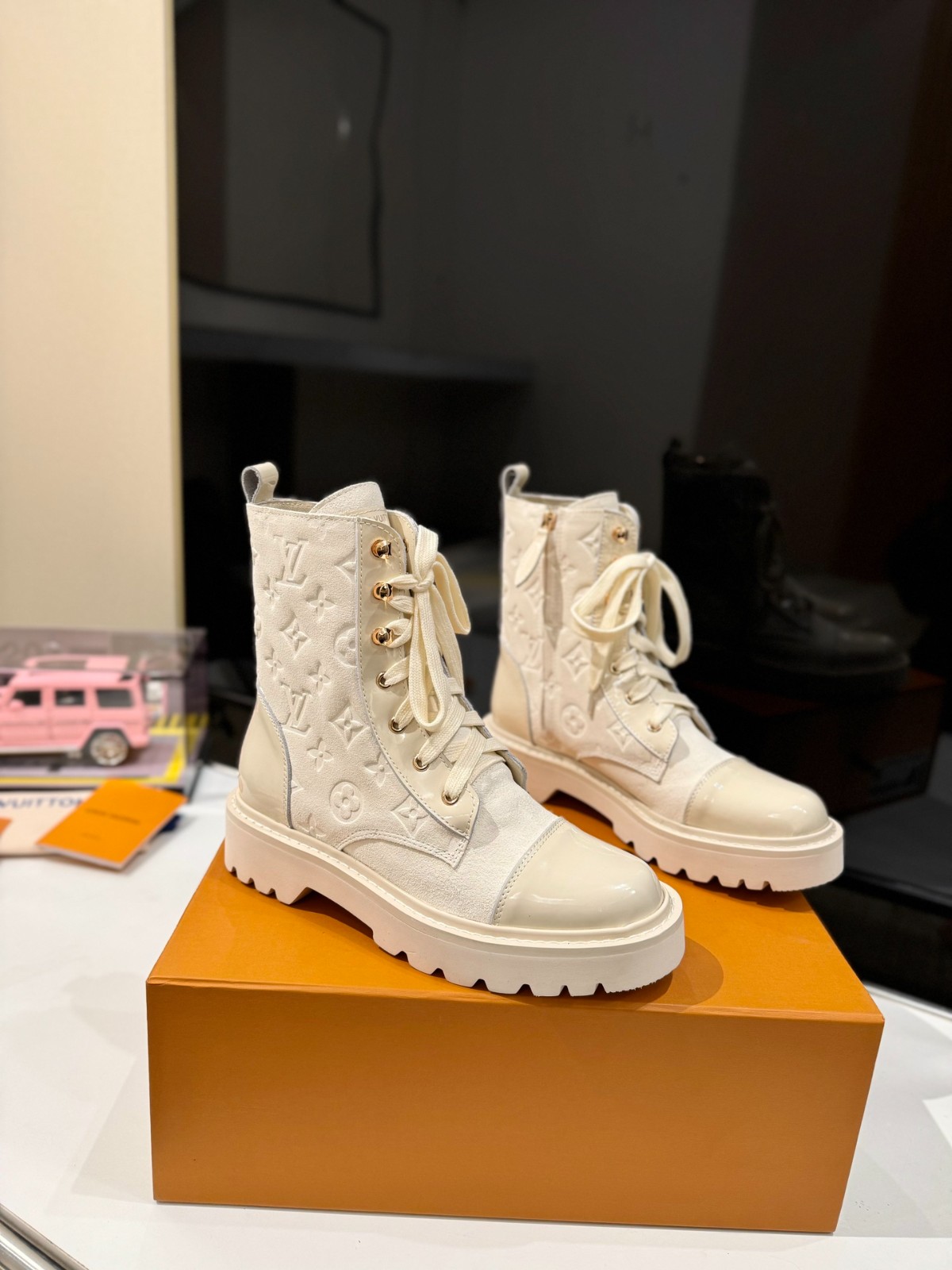 071 40123132 size 35-42