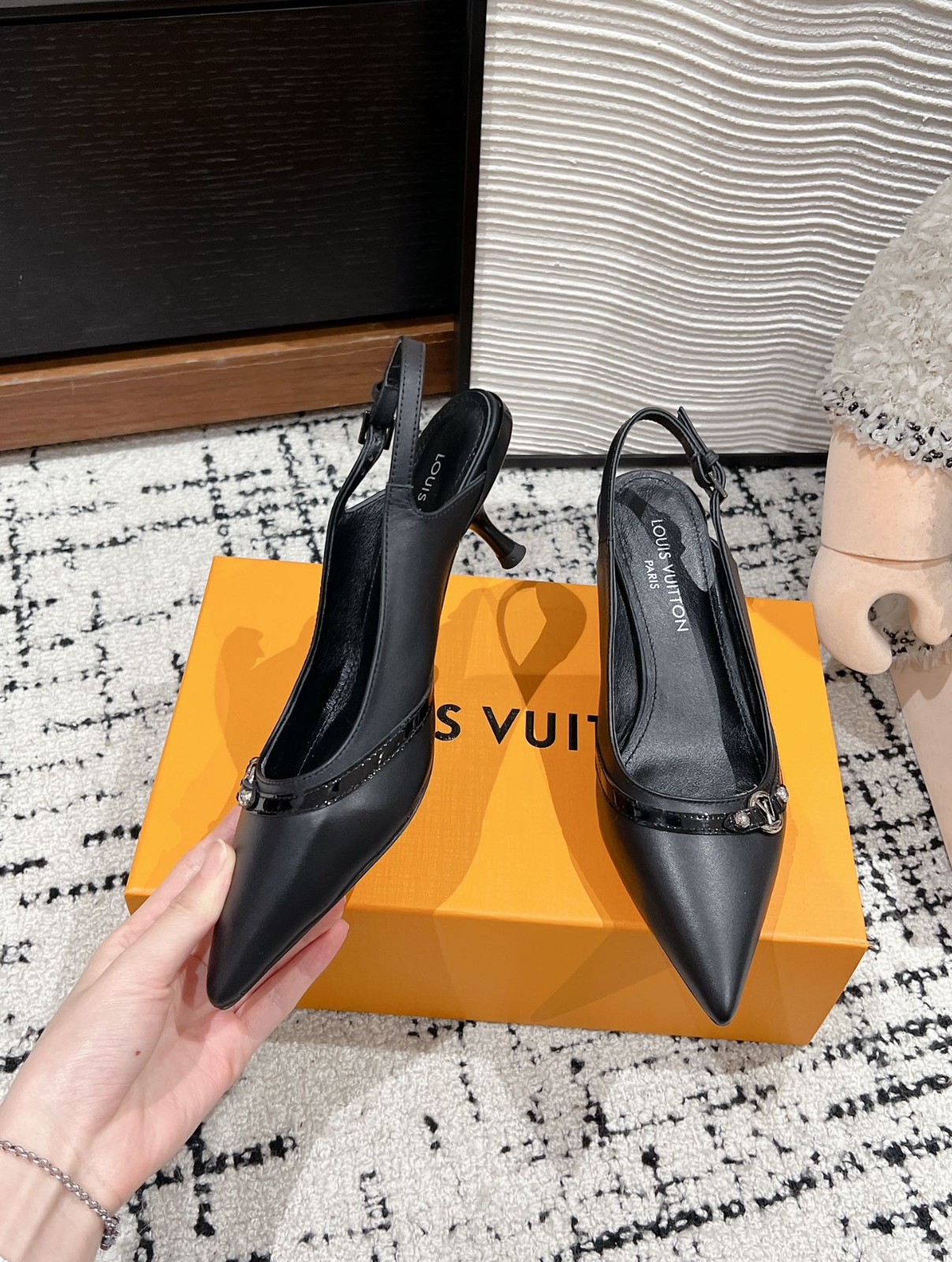 070 36123123 size 35-41
