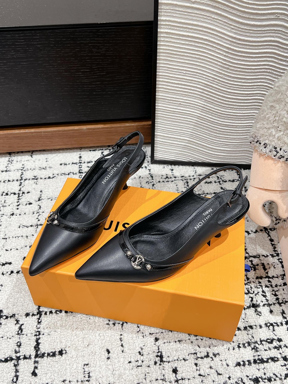 070 36123123 size 35-41