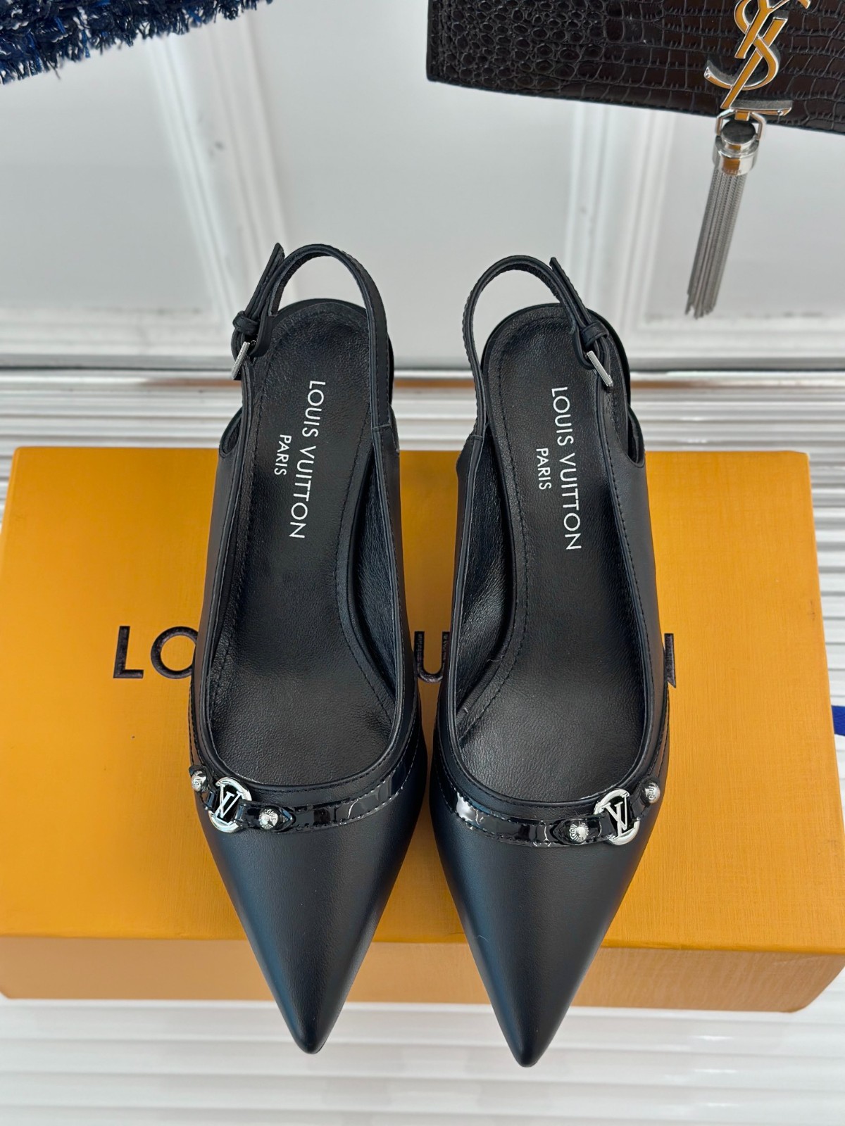 053 33123116 size 35-41