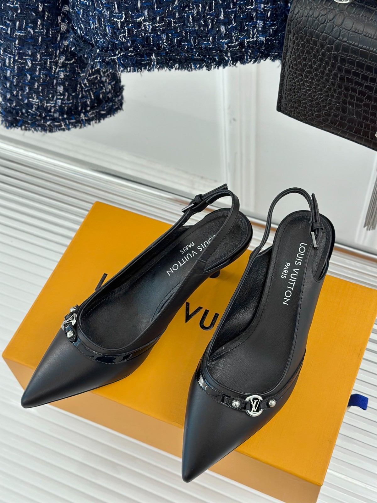 053 33123116 size 35-41