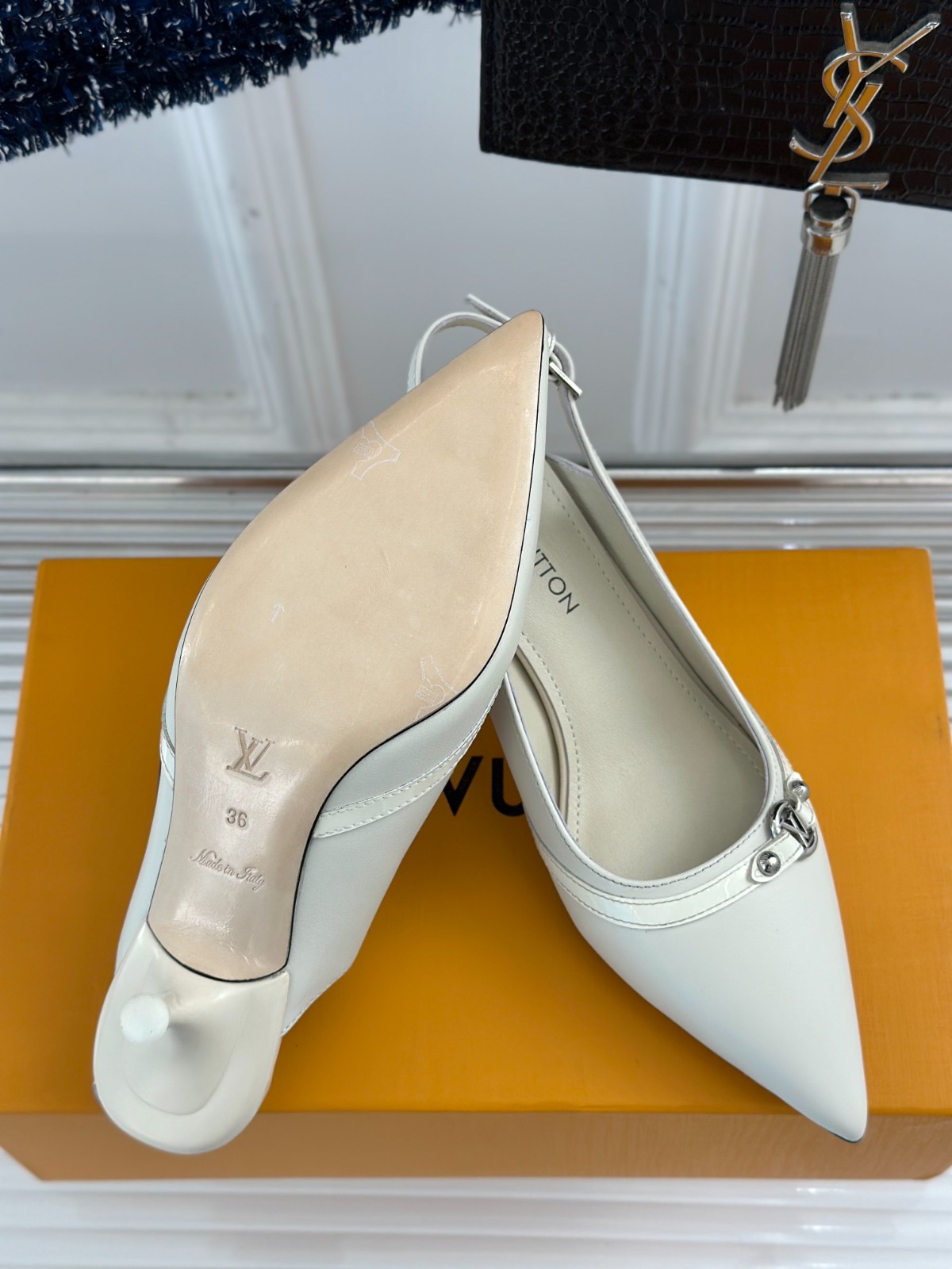 052 33123116 size 35-41