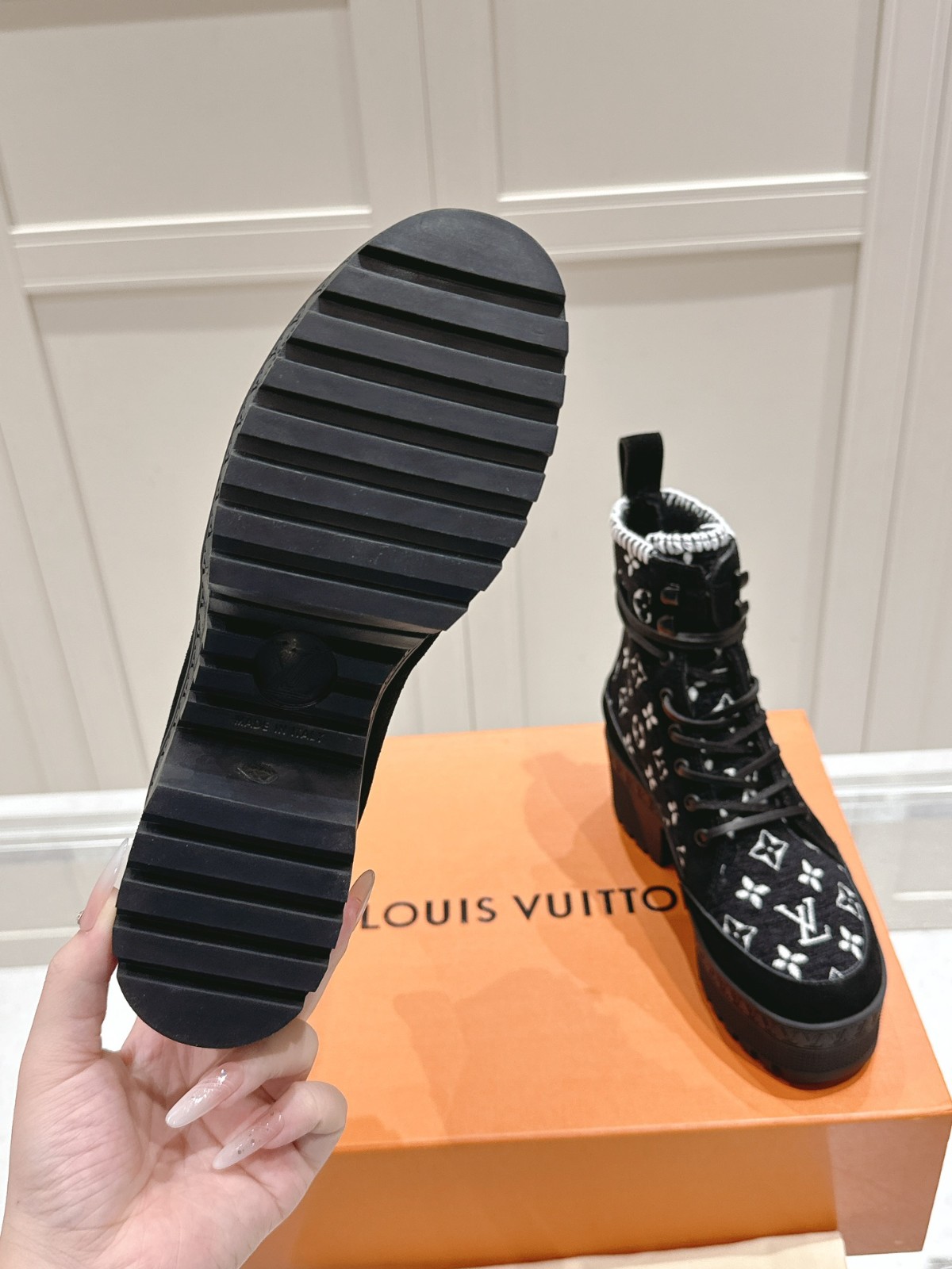 026 38123132 size 35-42