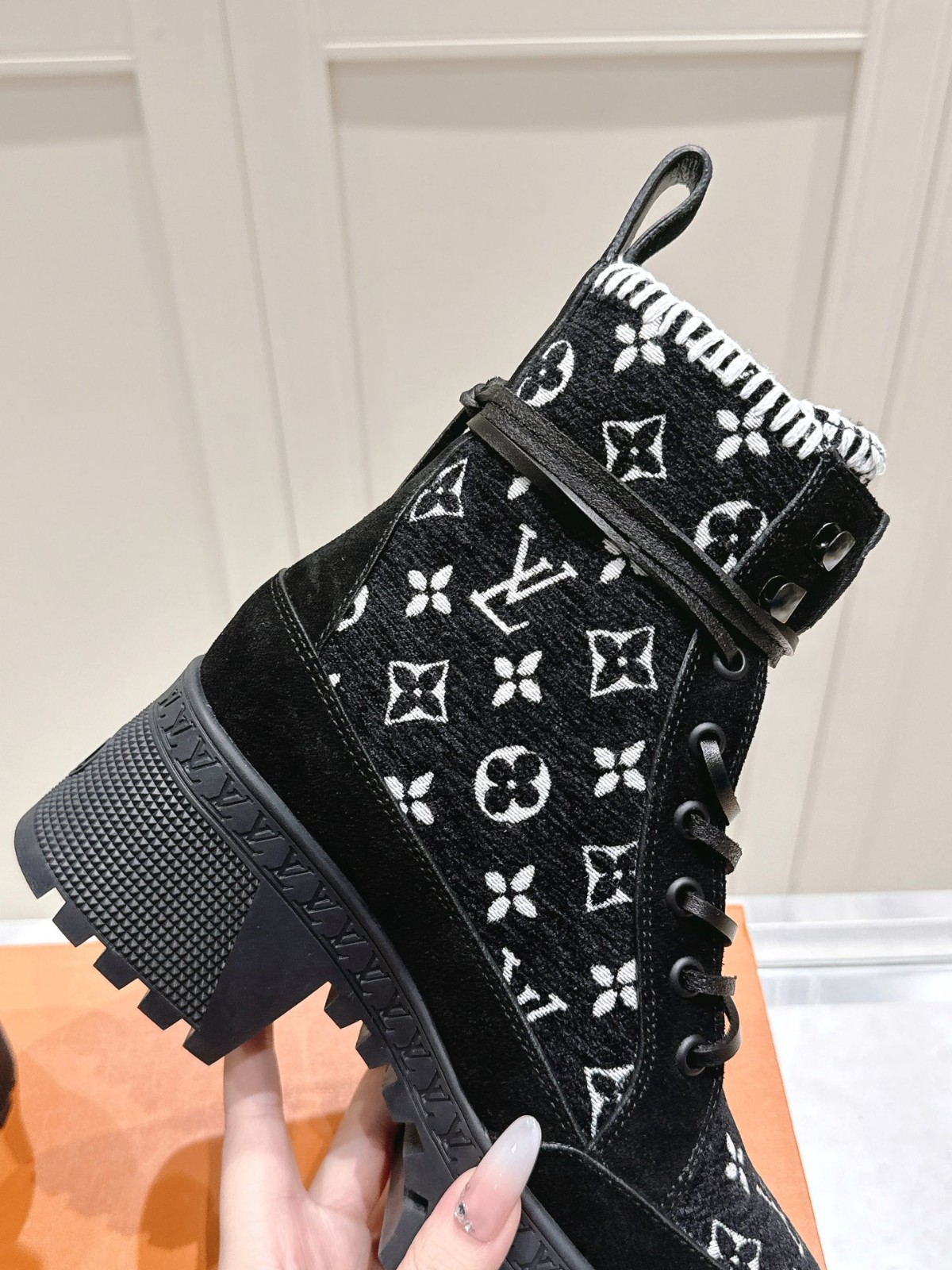 026 38123132 size 35-42